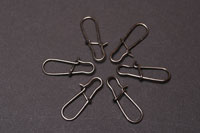 The following knot is recommended to attach the link to the shock leader.